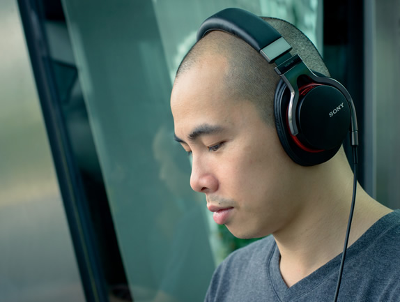 Sony MDR1R Premium Over-the-Head Style Headphones